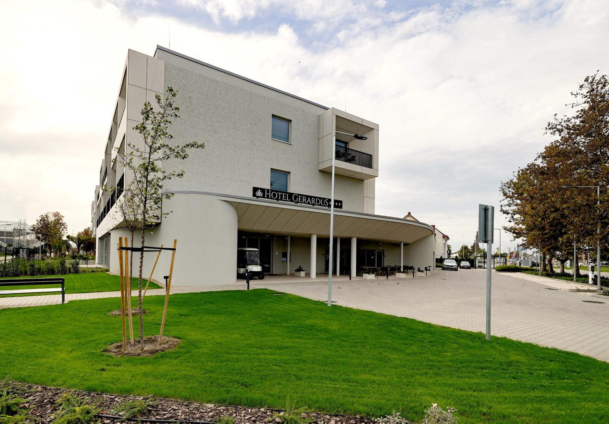 Hotel Gerardus Seghedin Exterior foto